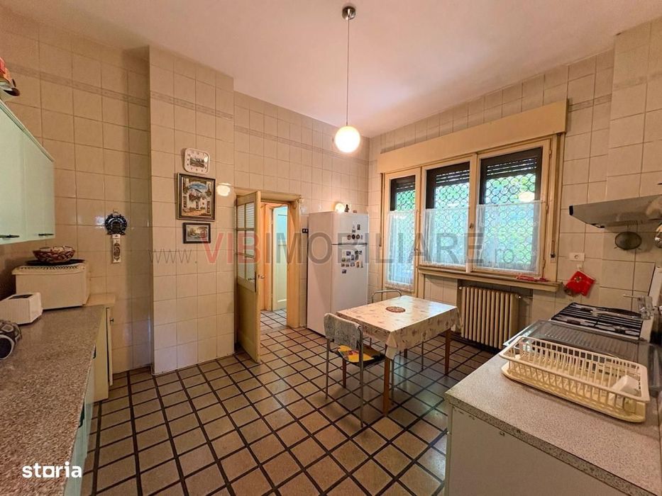 UNIRII-MIRCEA VODA, apartament in vila interbelica, 6 camere, 190 mp