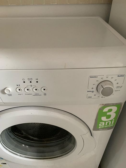 Mașină de spălat Arctic 5kg / 800 rpm – stare bună