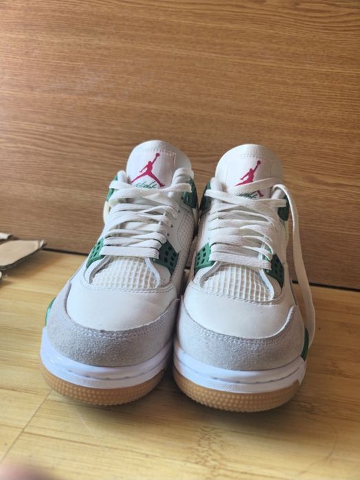 Air Jordan 4 SB Pine Green