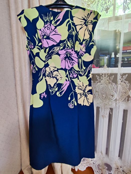 Продам женское платье