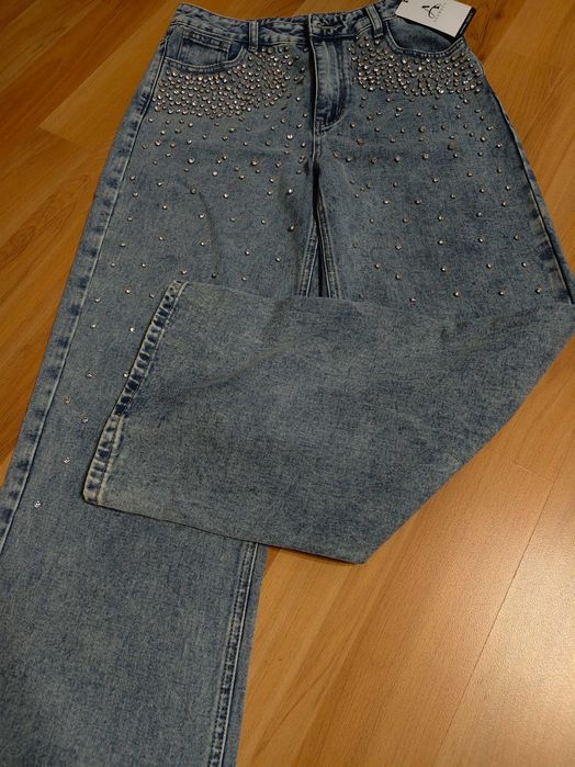 Дамски дънки с камъни