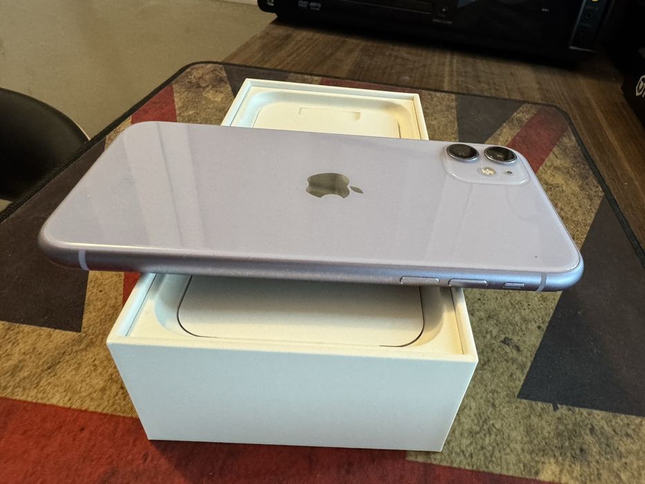 iPhone 11 128 GB лилав в отлично състояние