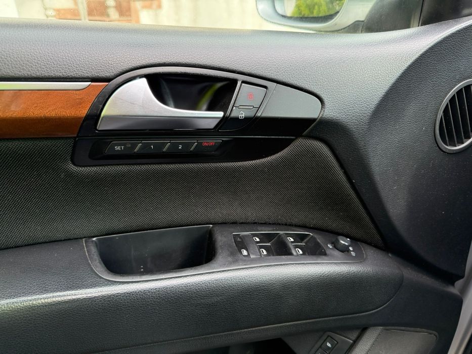 Dezmembrez audi Q7  3.0 tdi 233 cp BUG perne aer cutie automata