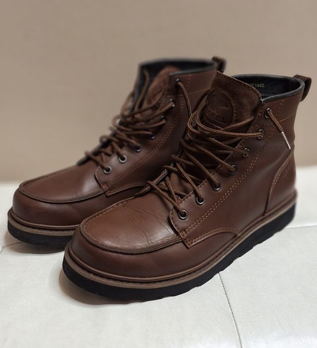 Продавам водоустойчиви кожени обувки Sorel