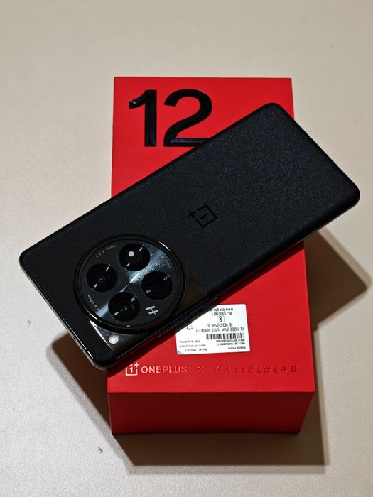 One Plus 12 256 gb Ram 12 5G