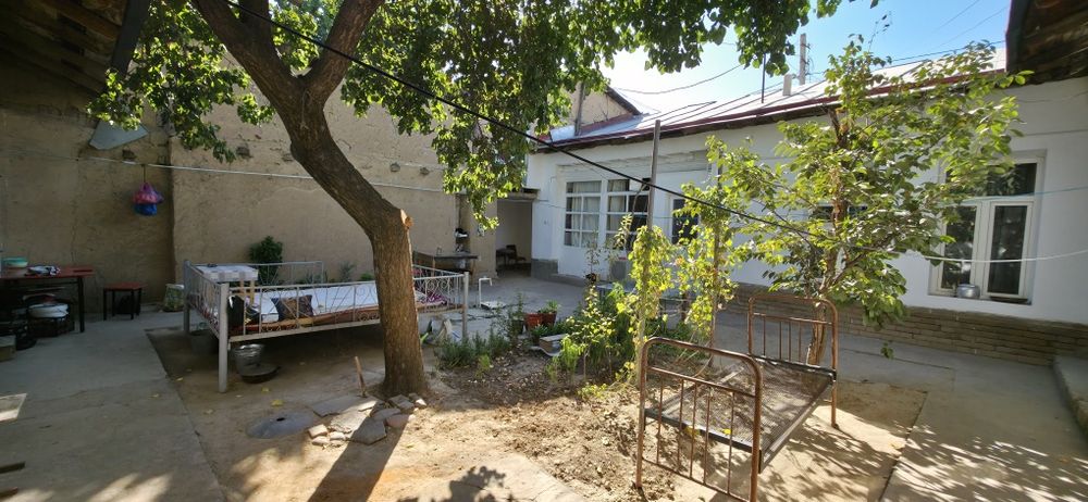 Chig'atoyda hovli-uy sotiladi.