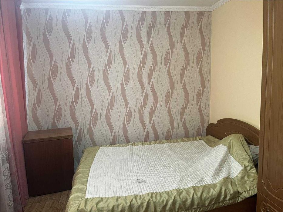 Продам 4 комн квартиру по пр Строителей