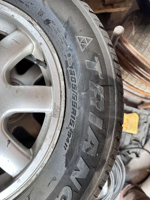 Продам комплект колес