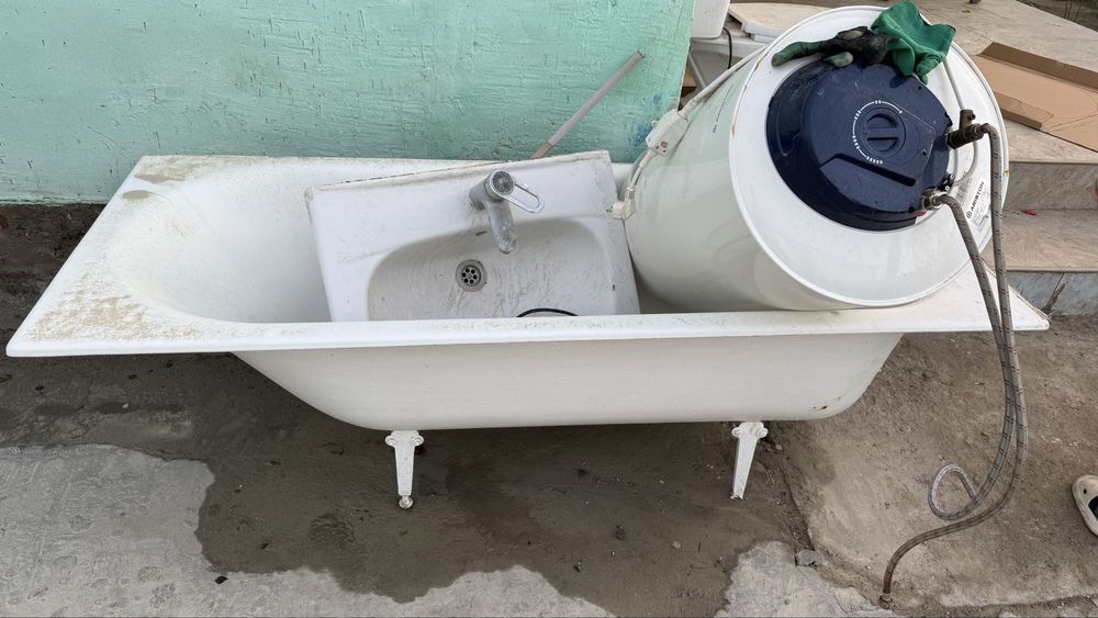 Ванна, аристон, унитаз