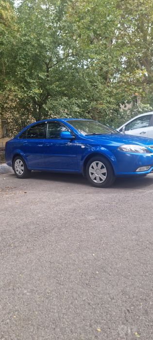 Jentra 1.5 sotladi kraskasi orqa kriloda petno bor qogani toza
