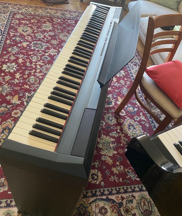 Yamaha P-105 дигитално пиано – 88 тежки клавиша + стойка + 3 педала