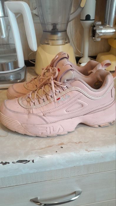 Кроссовки, фирменные