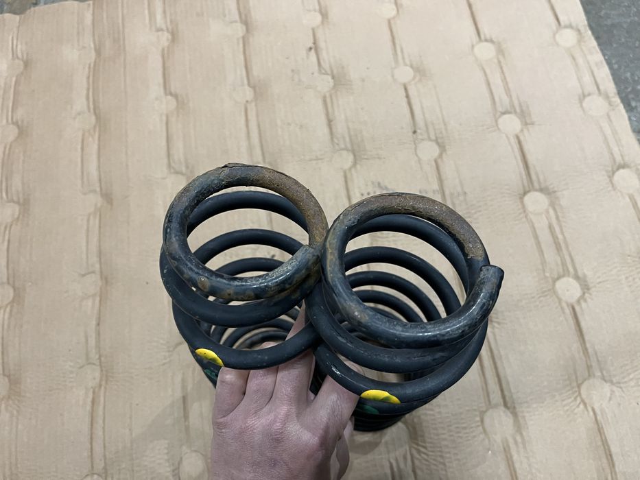 Задни пружини за Toyota Corolla Verso 2003