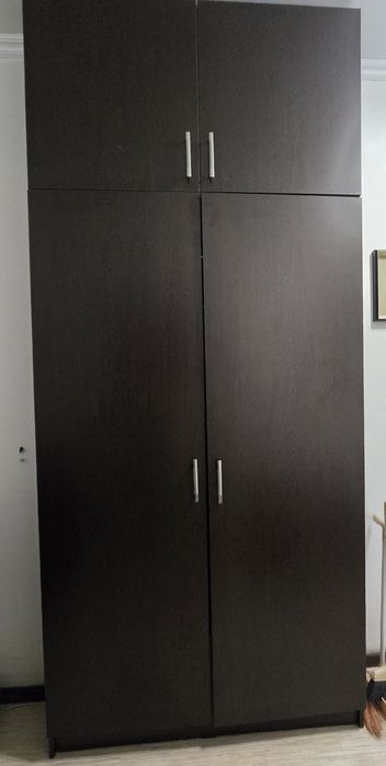 Шкаф платяной в прихожей. Б/у.