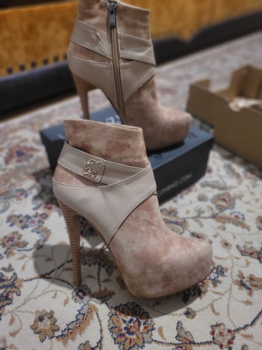 Продам ботфорды, сапожки и туфли 5000