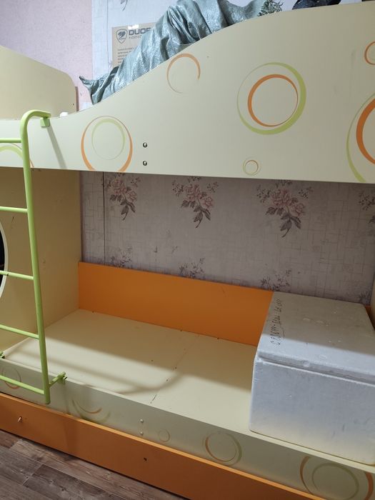 Кровать детская двухъярусная