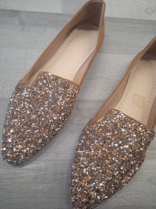 Вечерние туфли на плоской подошве 40 размер