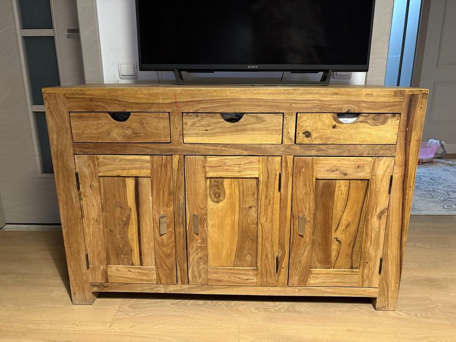 Vand comoda din lemn masiv