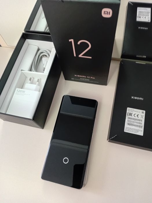 Продам Xiaomi 12 Pro 5G 16/256gb.