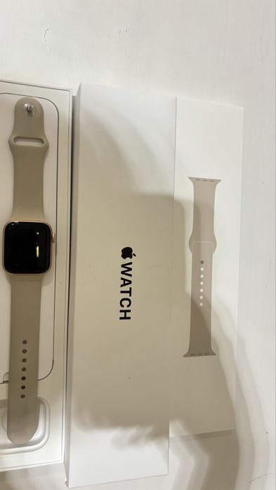 Часы Apple Watch SE 40 мм GPS