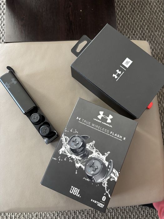 JBL x Under Armour - True wireless Flash X