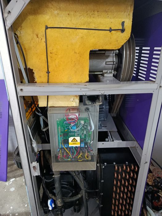 Muzqaymoq aparat frezzer sotiladi