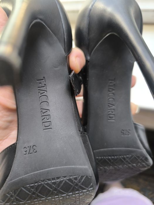 Продам туфли новые на шпильке