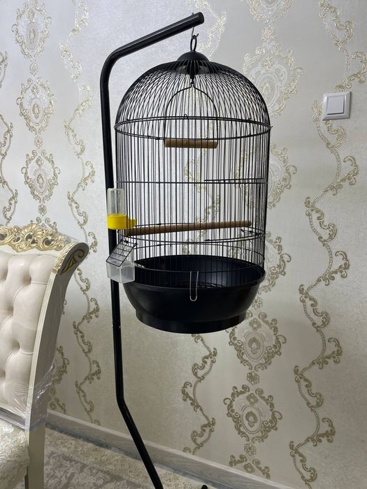 Продаётся Клетка для Попугаев.