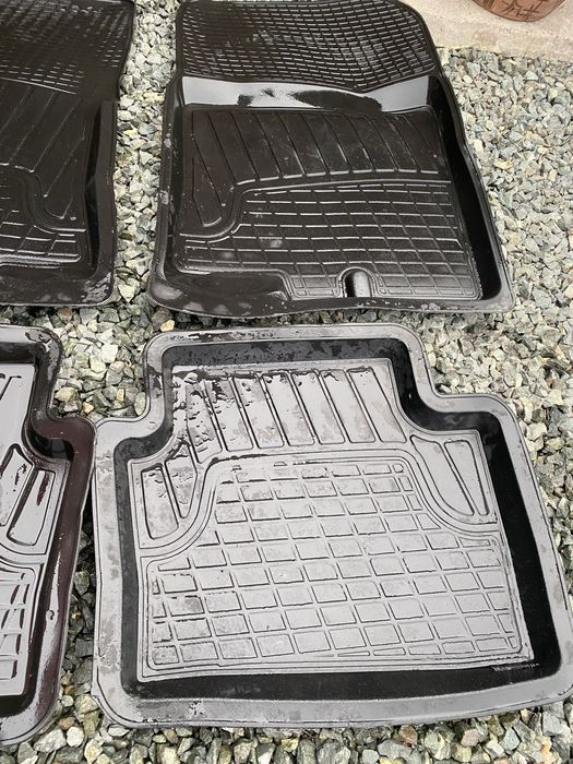 Коврики в салон на авто