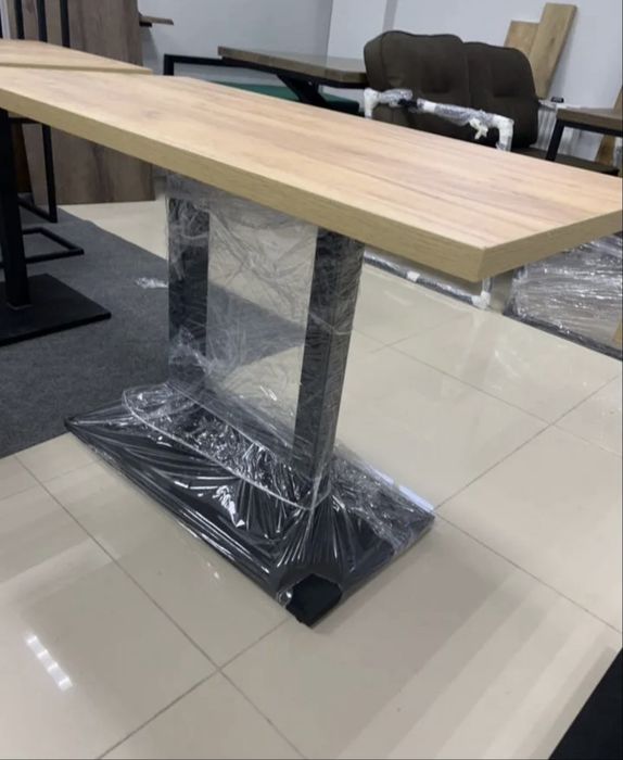 Столы для кафе бара офиса и дома