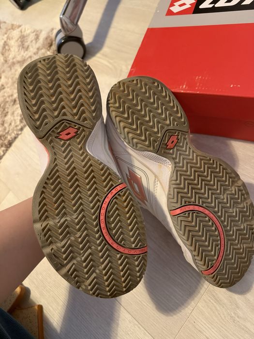 Дамски тенис обувки Lotto 38