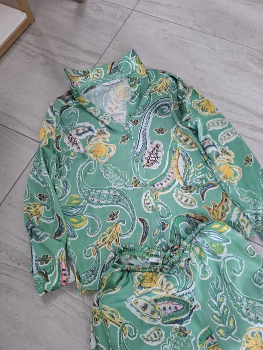 Продам летний костюм