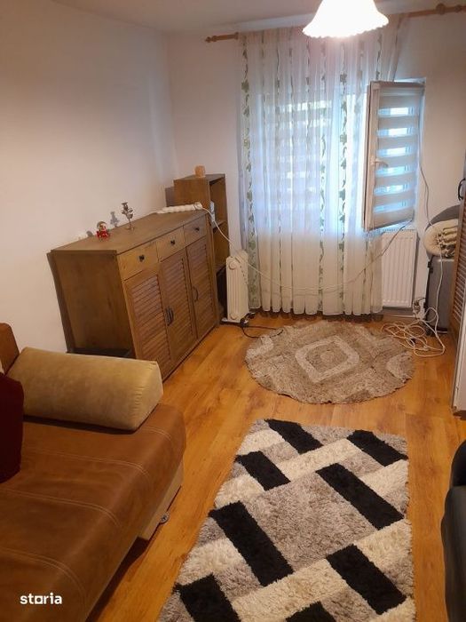 Casa renovata complet, 1800 mp teren, zona linistita in Cornita