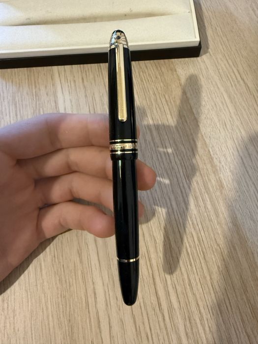 Stilou Montblanc Maisterstück 4810 penita de aur 14k