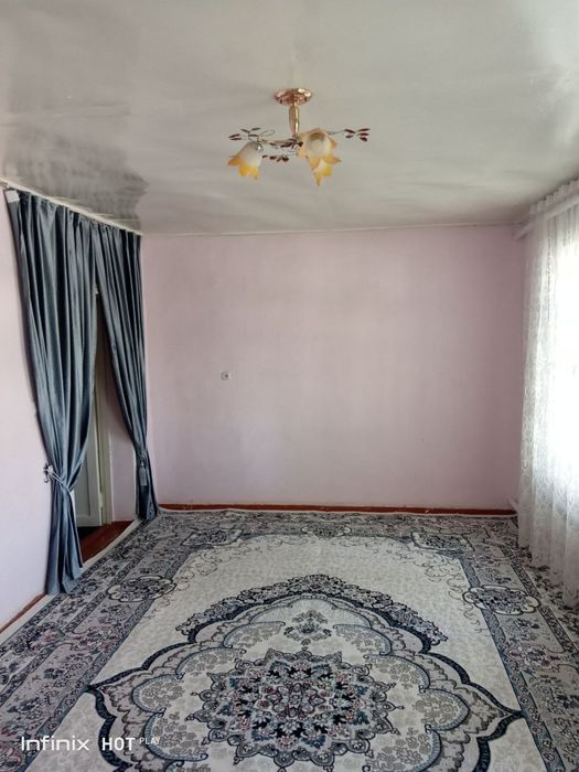 Uy sotiladi uchastka