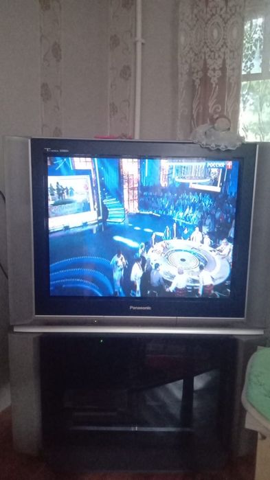 продам телевизор