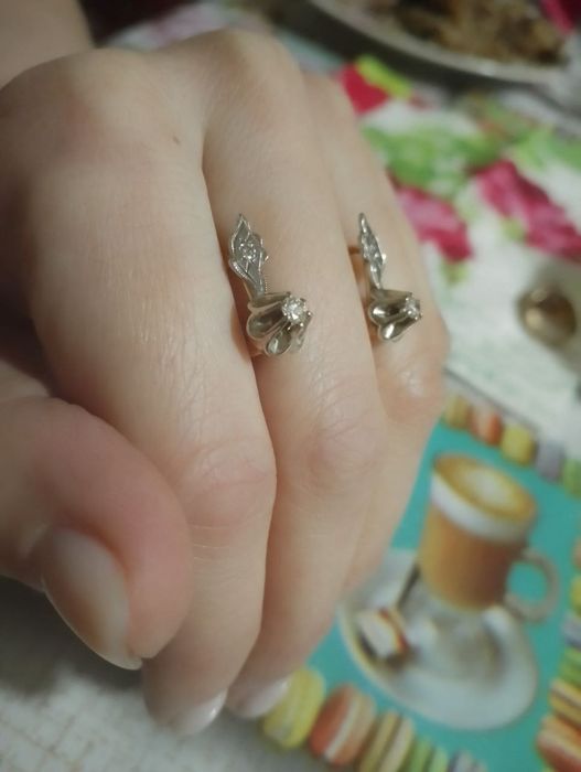 Серьги золотые с бриллиантами