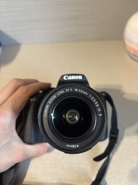 Cameră Canon 2000D + obiectiv, stare excelentă