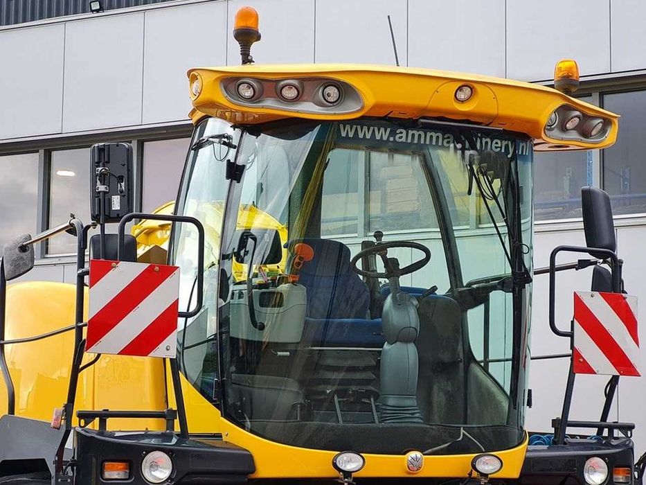 Кормоуборочный комбайн New Holland FR9060