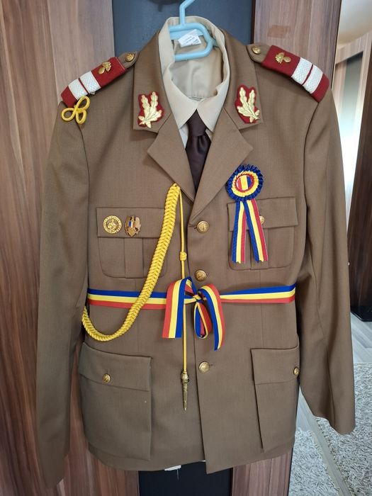Costume militare Excepționale