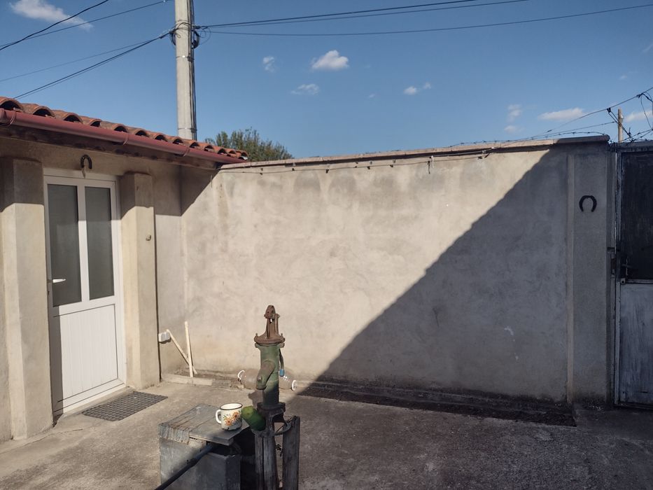 Продава се Къща в Нови пазар - 190 кв.м за 553 €/кв.м - Снимка #2