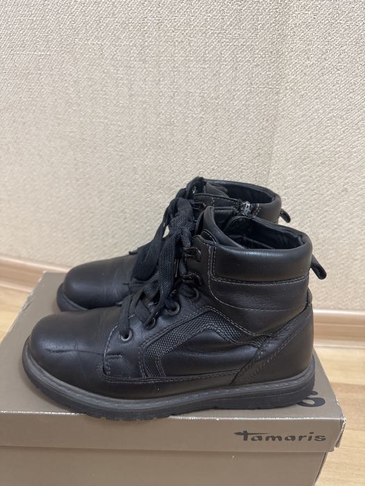 Продам детские ботинки на весну размер 35