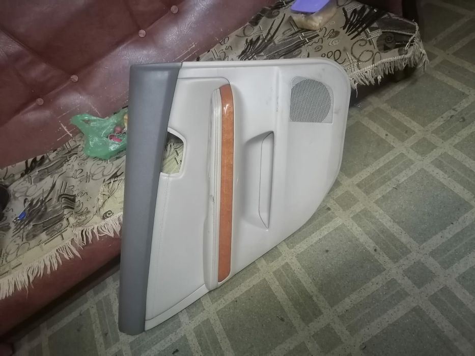 Продам дверные карты Лексус 330