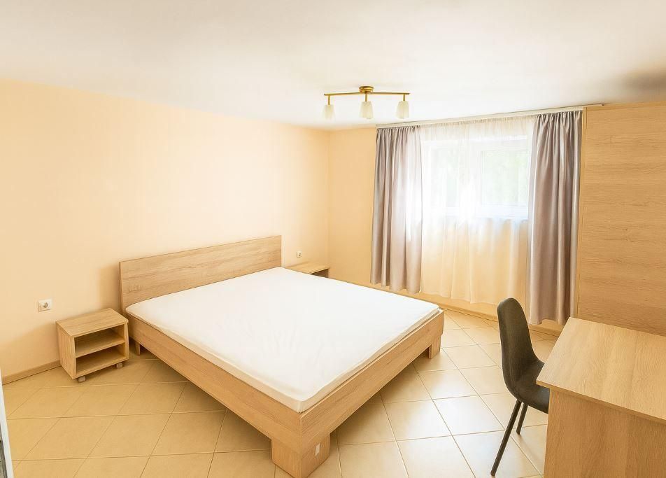 Дава се под наем Тристаен апартамент в Варна, Цветен квартал - 60 кв.м за 350 € - Снимка #3