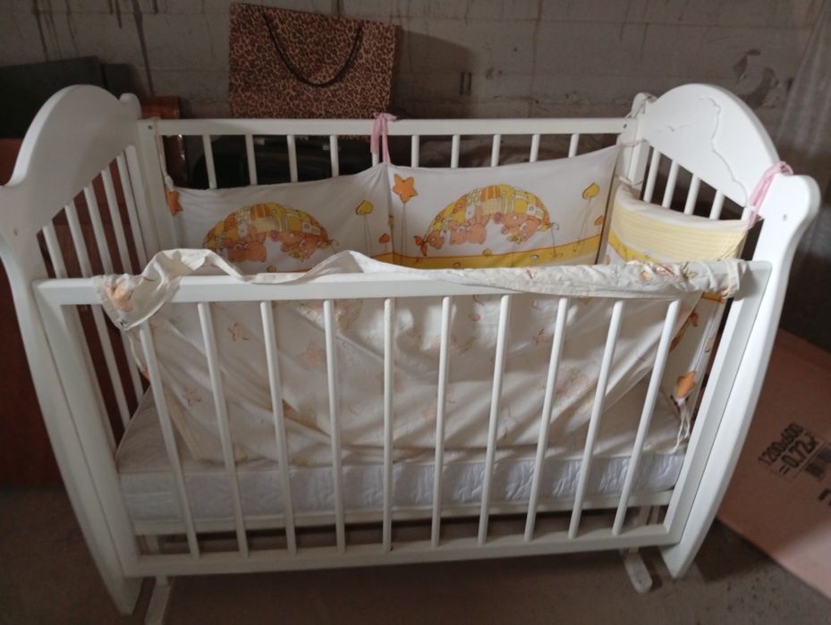 Продам детскую кроватку