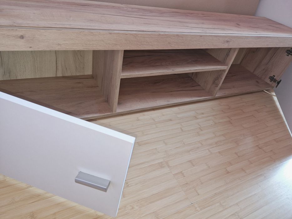 Vând comoda tv jysk