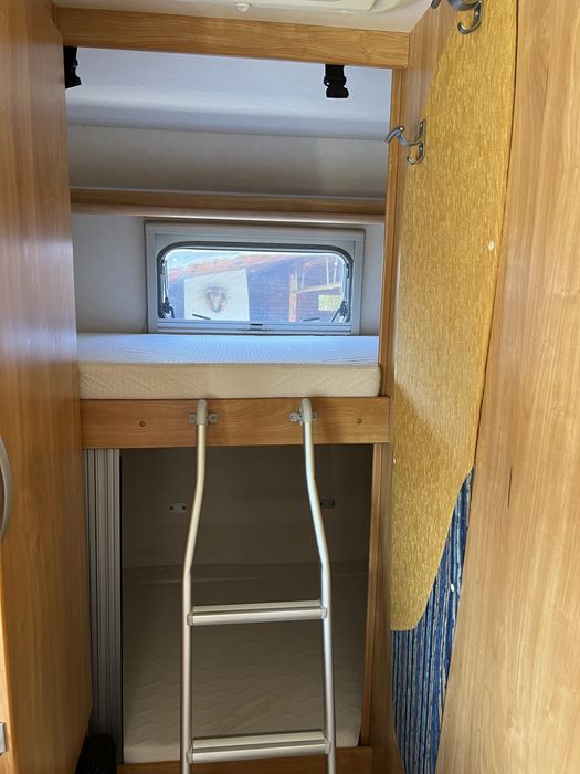 Идеален семеен кемпер – 6 места за пътуване и спане.