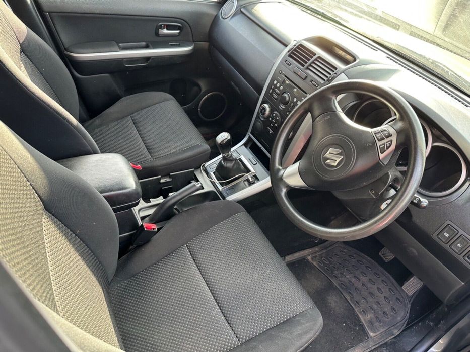 Suzuki grand vitara 2.0i 2009 на части