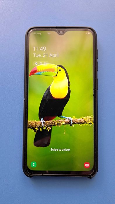 Продавям телефон SAMSUNG Galaxy M20