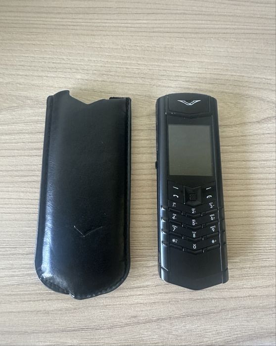 Телефон Vertu в идеальном состоянии